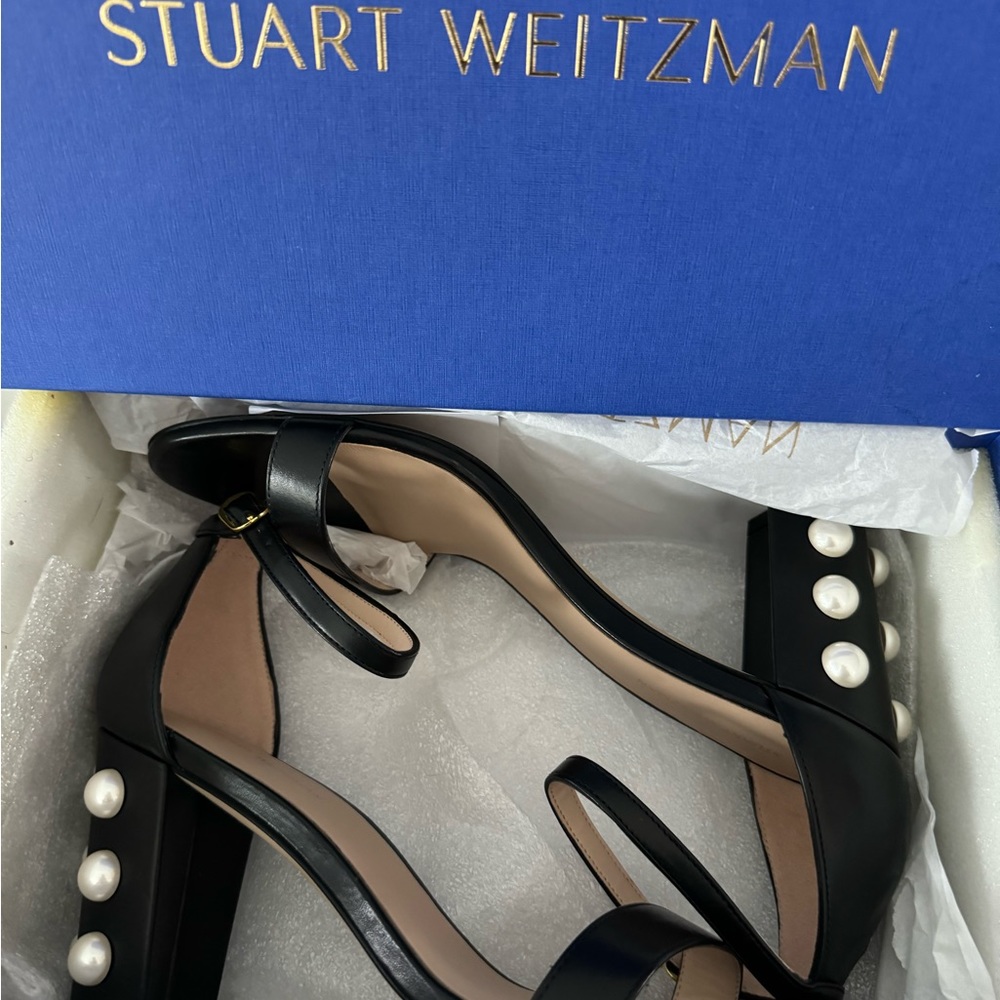 🚨SALE🚨Stuart Weitzman “nearly nude pearls” black